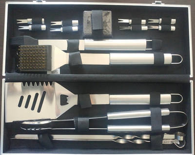 Stainless steel grill tool set with tongs and spatula